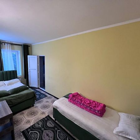 Turan Guesthouse 卡拉科尔 外观 照片