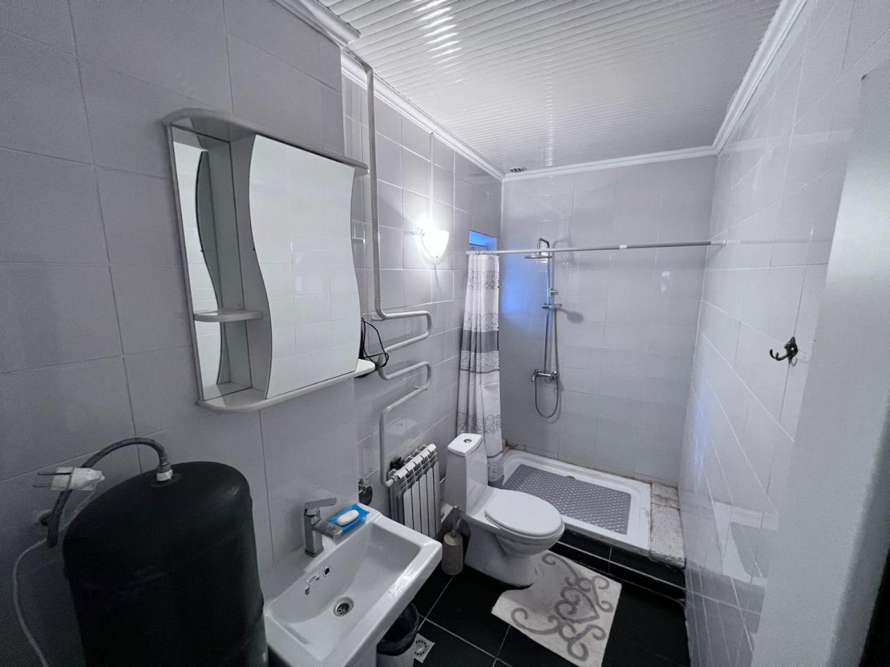Turan Guesthouse 卡拉科尔 外观 照片