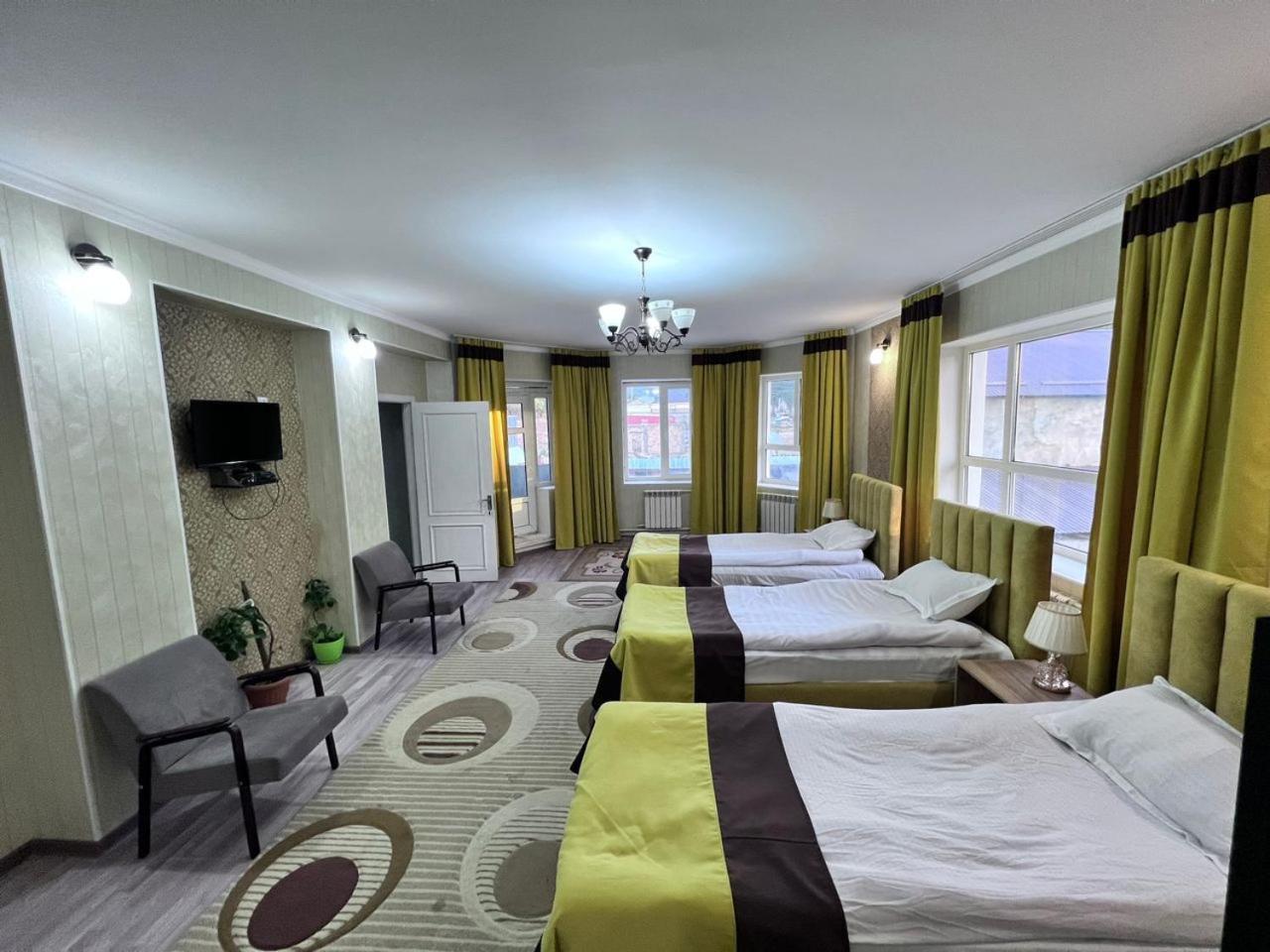 Turan Guesthouse 卡拉科尔 外观 照片