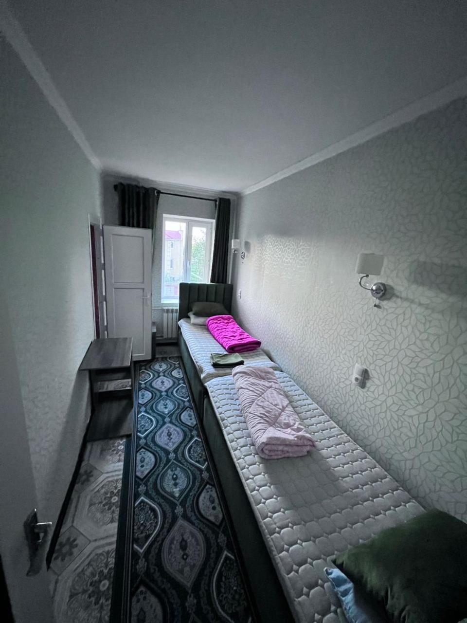 Turan Guesthouse 卡拉科尔 外观 照片
